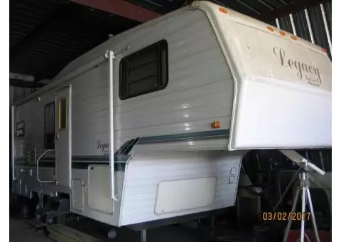 27' 5th wheel camper for sale